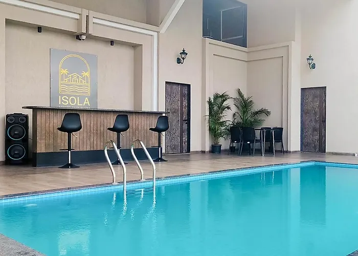 Isola Luxury Farm Suites Nashik