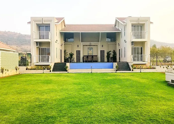 Isola Luxury Farm Suites Nashik
