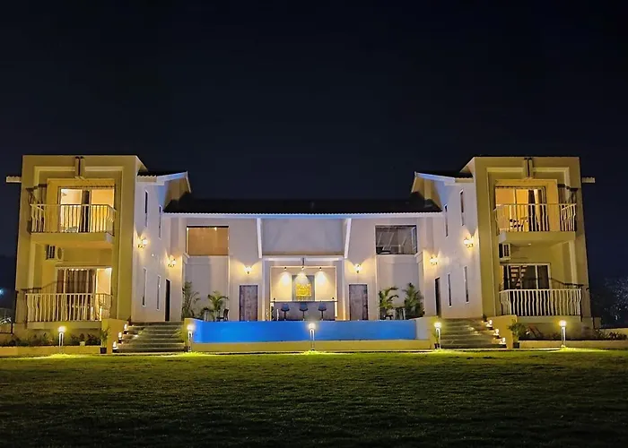 Isola Luxury Farm Suites Nashik